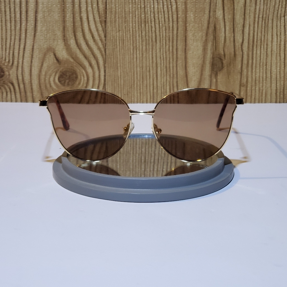 Women's Sunglasses - Picture 1 of 8